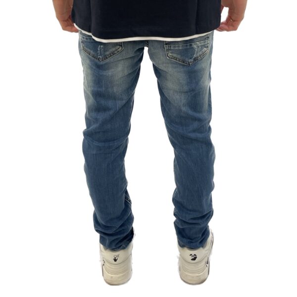 Jeans slim “strappato” - immagine 3